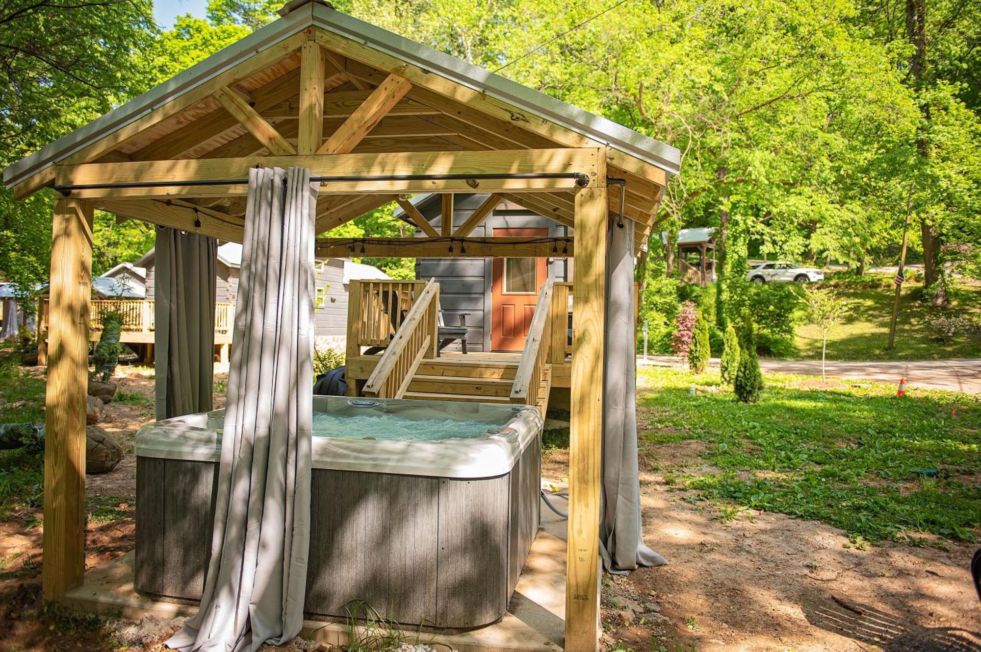 Meg Cabin Tiny Rustic Comfort On Lookout Mtn Chattanooga Kültér fotó